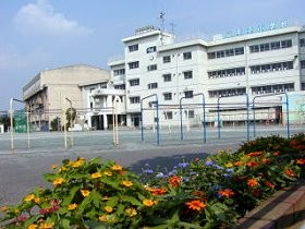 小学校　川越市立南古谷小学校（小学校）まで439m