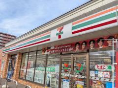 コンビニ　セブンイレブン札幌発寒6条店（コンビニ）まで281m