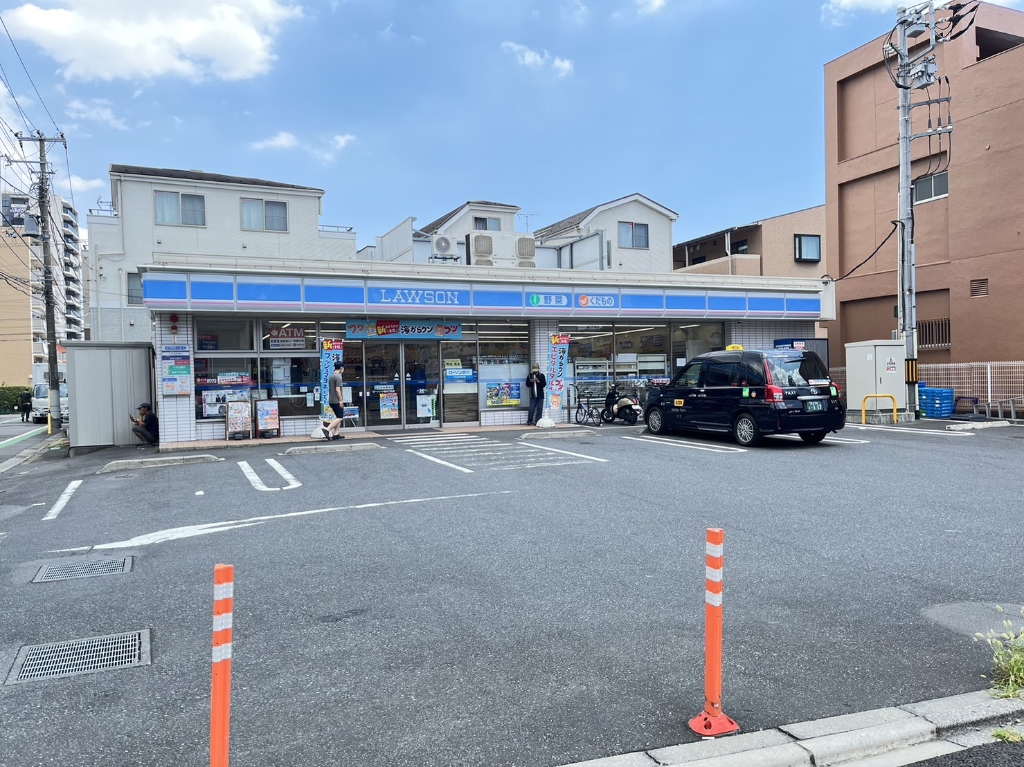 コンビニ　ローソン 小菅四丁目店（コンビニ）まで100m