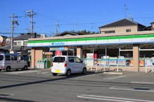 コンビニ　ファミリーマート河内長野錦町店（コンビニ）まで242m