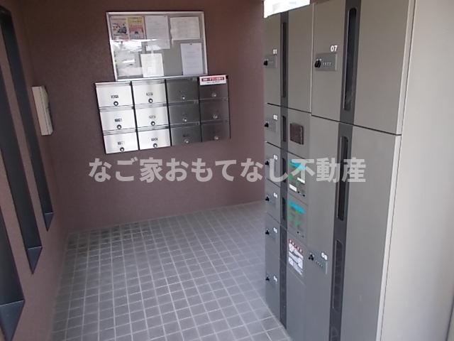 エントランス　ラヴィアン新川