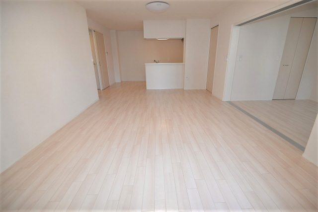 居室・リビング　写真は同マンションの別のお部屋のものです