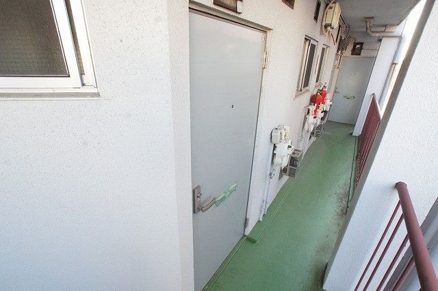 エントランス　￣みつわマンション￣