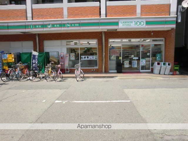 コンビニ　ローソンストア１００（コンビニ）まで110m