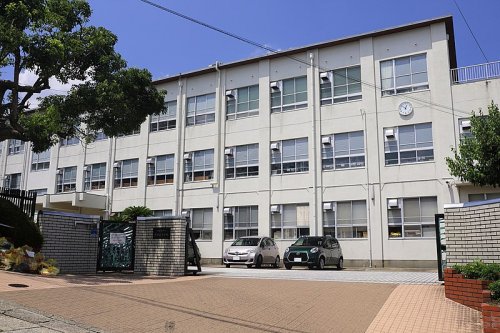 中学校　御幸山中学校（中学校）まで1587m