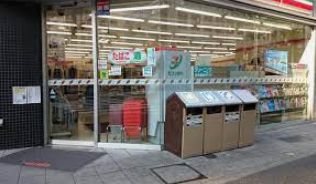 コンビニ　セブンイレブン千代田岩本町2丁目店（コンビニ）まで238m