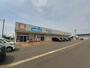 ドラックストア　ウエルシア新津東町店（ドラッグストア）まで300m
