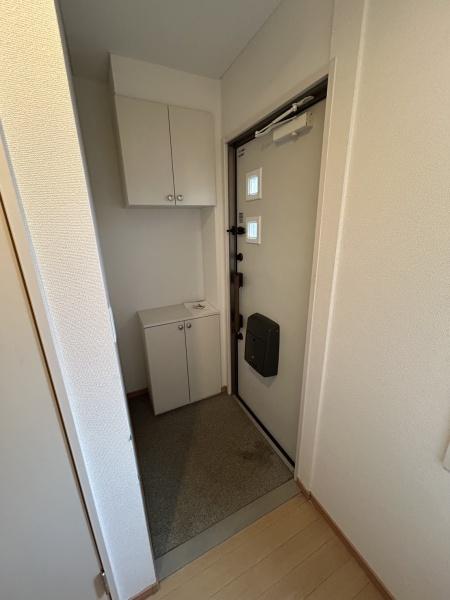 玄関　玄関ホールがあるといいですね。