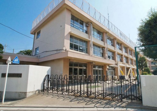 小学校　練馬区立南が丘小学校（小学校）まで1381m