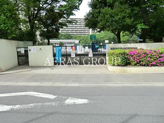 小学校　板橋区立緑小学校（小学校）まで798m