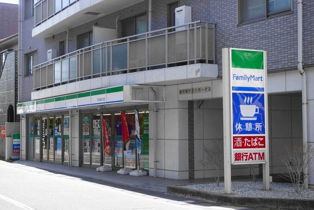 コンビニ　ファミリーマート市川相之川店（コンビニ）まで180m