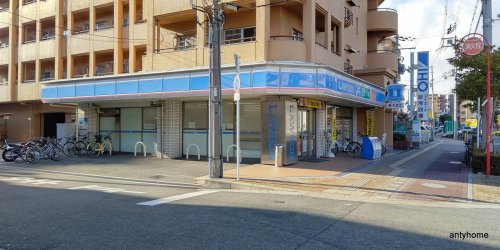 コンビニ　ローソン だいどう豊里駅前店（コンビニ）まで422m