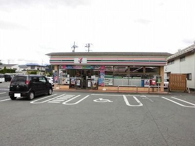 コンビニ　セブンイレブン（コンビニ）まで330m