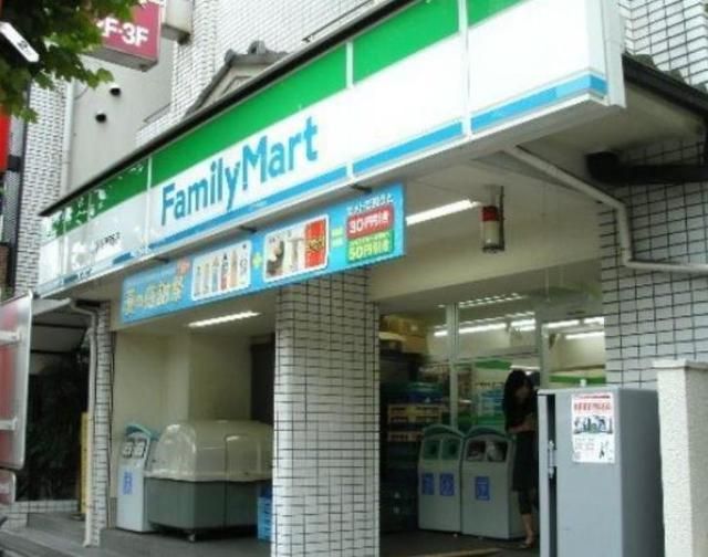 コンビニ　ファミリーマート両国駅前通り店（コンビニ）まで398m