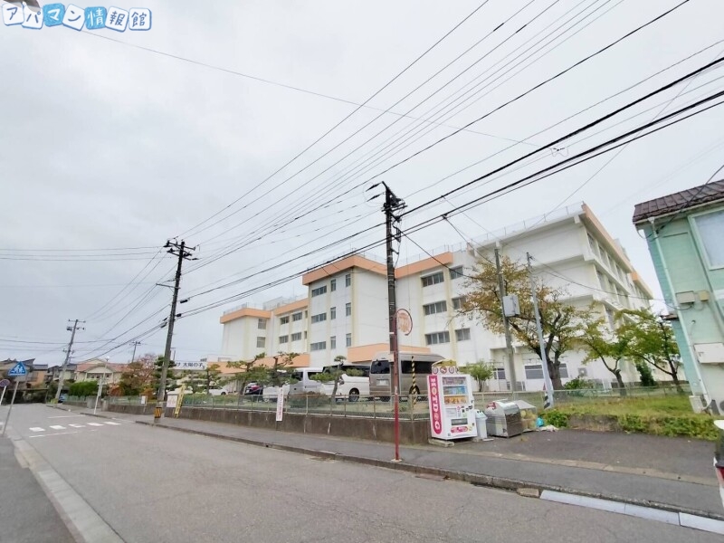 小学校　新潟市立江南小学校（小学校）まで942m