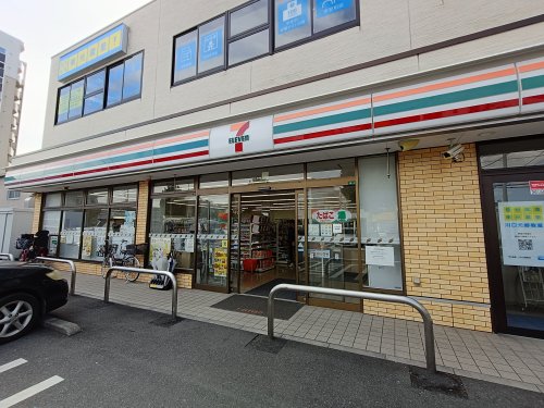 コンビニ　セブン-イレブン 川口末広１丁目店（コンビニ）まで778m
