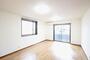居室・リビング　LDK15.8帖、角部屋につき2面採光です♪