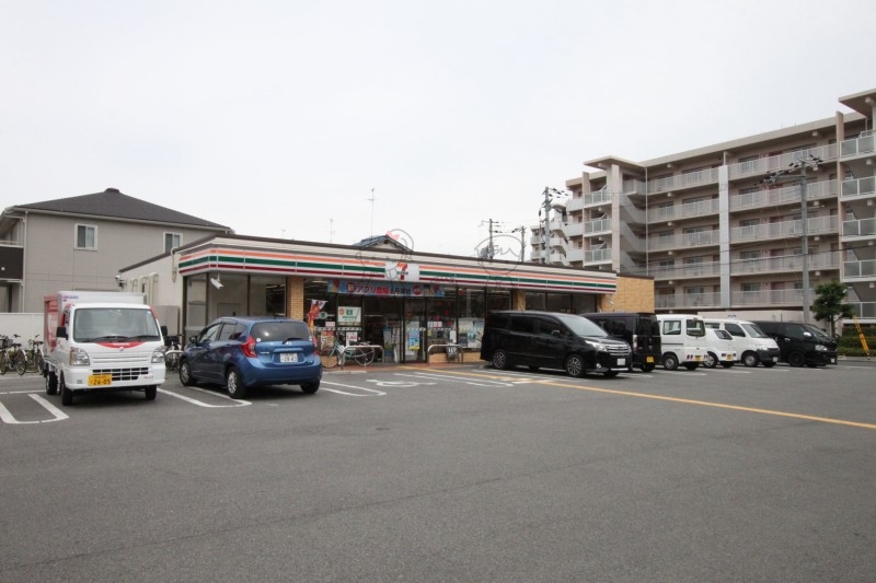 コンビニ　セブンイレブン大阪長居東1丁目店（コンビニ）まで921m