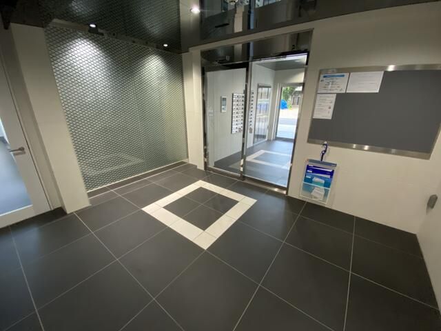 エントランス　■エレベーターホール