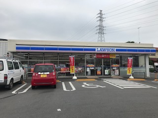 コンビニ　ローソン小山駅南町四丁目店（コンビニ）まで720m