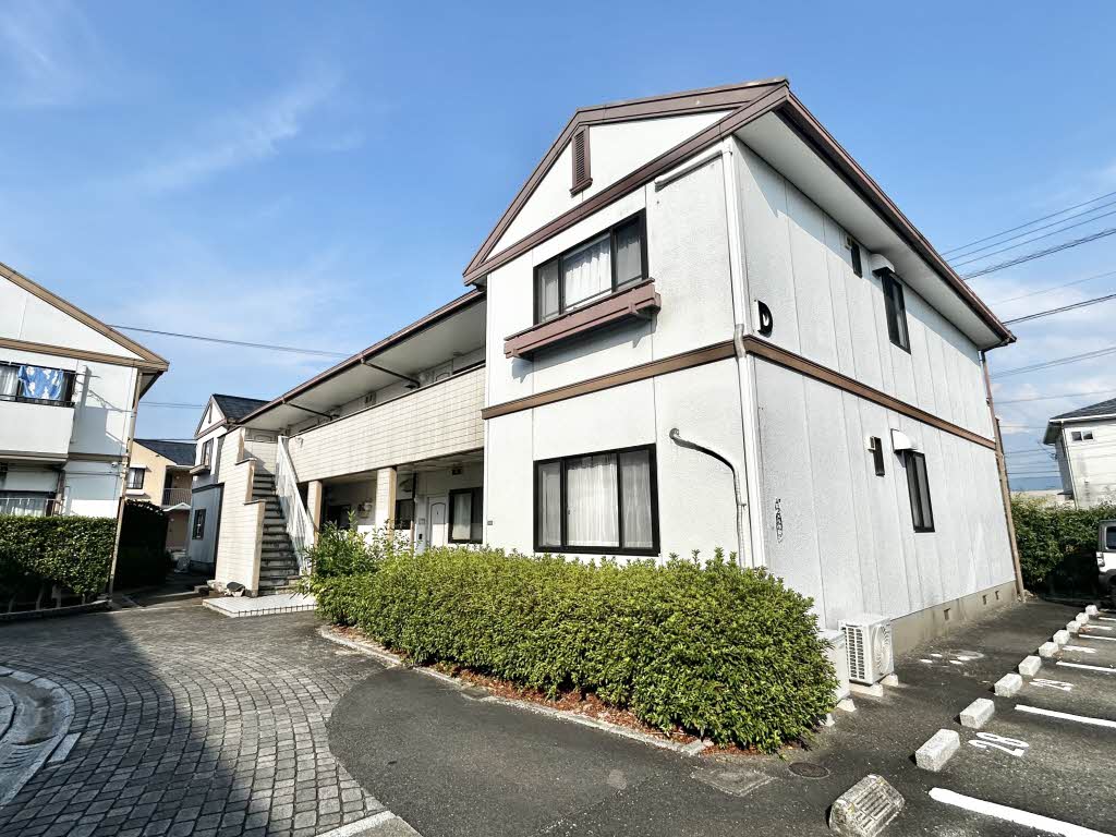 建物外観　軽量鉄骨造