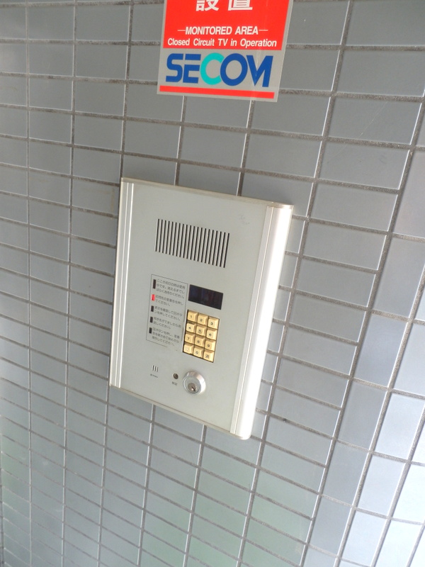 エントランス　オートロック完備