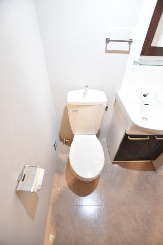 トイレ　同物件、別部屋のお写真となります。ご参考までにご覧ください。