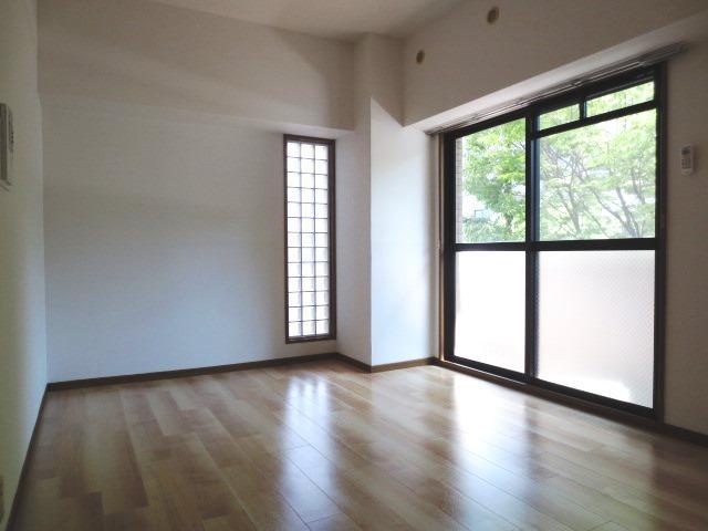 グランシャリオ箱崎の居間写真