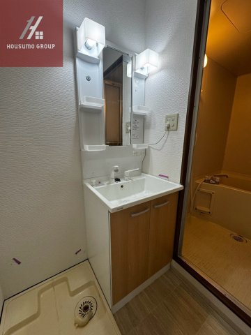トイレ　落ち着いた色調のトイレです