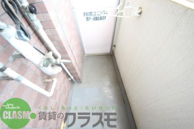 バルコニー　バルコニーからの眺めを楽しみながら食事をしませんか