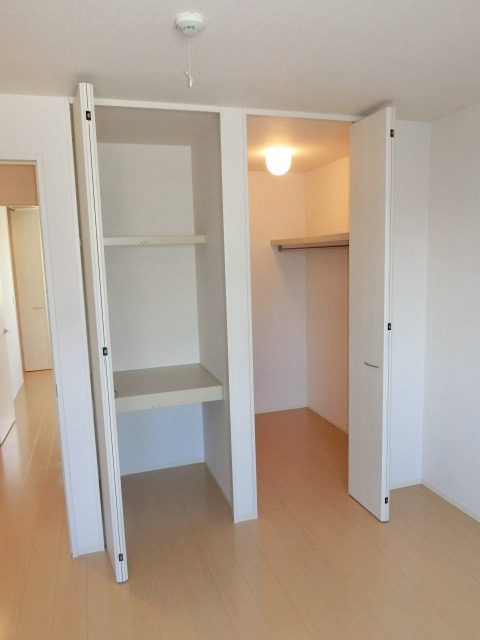 収納　ウォークインＣＬを有効活用し収納の達人に。