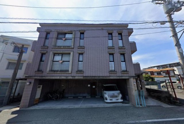 阪急宝塚線 豊中駅 バス乗車時間：11分 最寄りバス停で下車 徒歩1分 築34年
