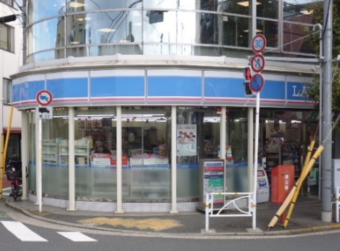 コンビニ　ローソン　目黒洗足駅前店（コンビニ）まで121m