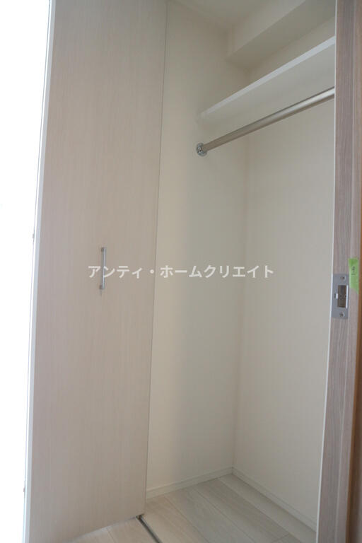 収納　同タイプ別階部屋写真