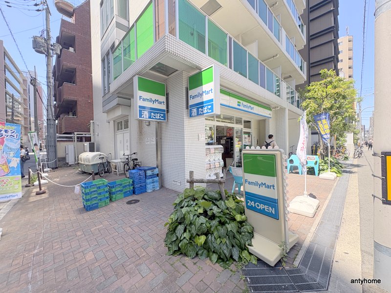 コンビニ　ファミリーマート 新町店（コンビニ）まで205m