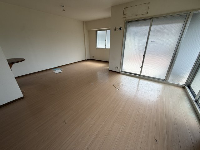リバーサイド東夢前台の居間写真