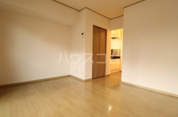 エントピア南長崎の居間写真