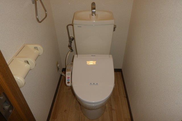 ＪＲ山陽本線 倉敷駅 徒歩24分 2階建 築28年のトイレ写真