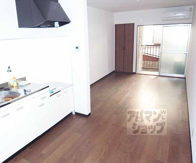 ファーストコート丹波橋の居間写真