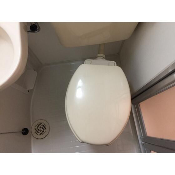 京成本線 新三河島駅 徒歩8分 2階建 築17年のトイレ写真