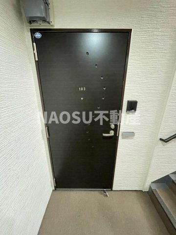 玄関　収納もある玄関です