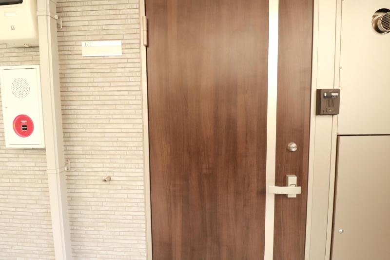 ＪＲ京浜東北線 浦和駅 徒歩8分 4階建 築8年の玄関写真