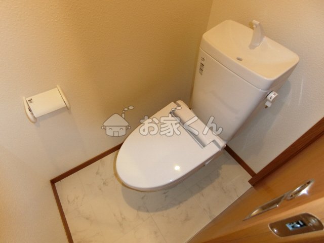 ＪＲ山陽本線 須磨駅 徒歩8分 2階建 築12年のトイレ写真