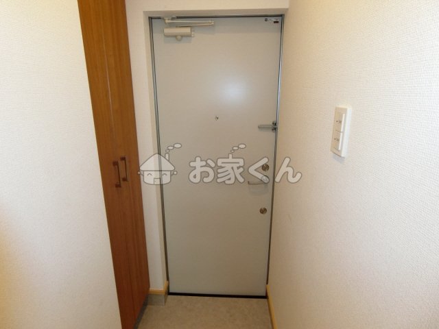 ＪＲ山陽本線 須磨駅 徒歩8分 2階建 築12年の玄関写真