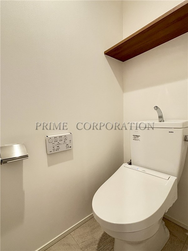 Reframe 5 学芸大学のトイレ写真