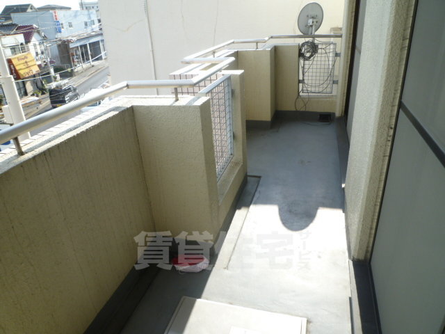 京阪本線 香里園駅 バス乗車時間：15分 最寄りバス停で下車 徒歩4分 4階建 築38年の内装写真