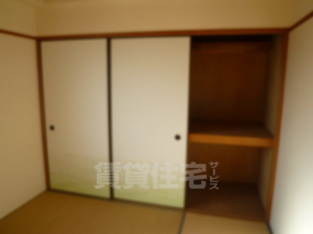 京阪本線 香里園駅 バス乗車時間：15分 最寄りバス停で下車 徒歩4分 4階建 築38年の内装写真