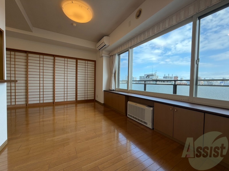 居室・リビング　広くてキレイなお部屋が広がっていて、充実した生活が送れそう。