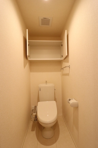 東京メトロ日比谷線 三ノ輪駅 徒歩6分 3階建 築8年のトイレ写真