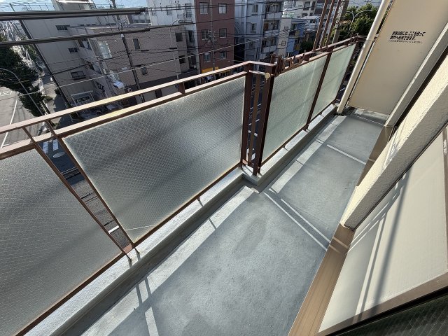 バルコニー　お洗濯にも便利なバルコニー付き